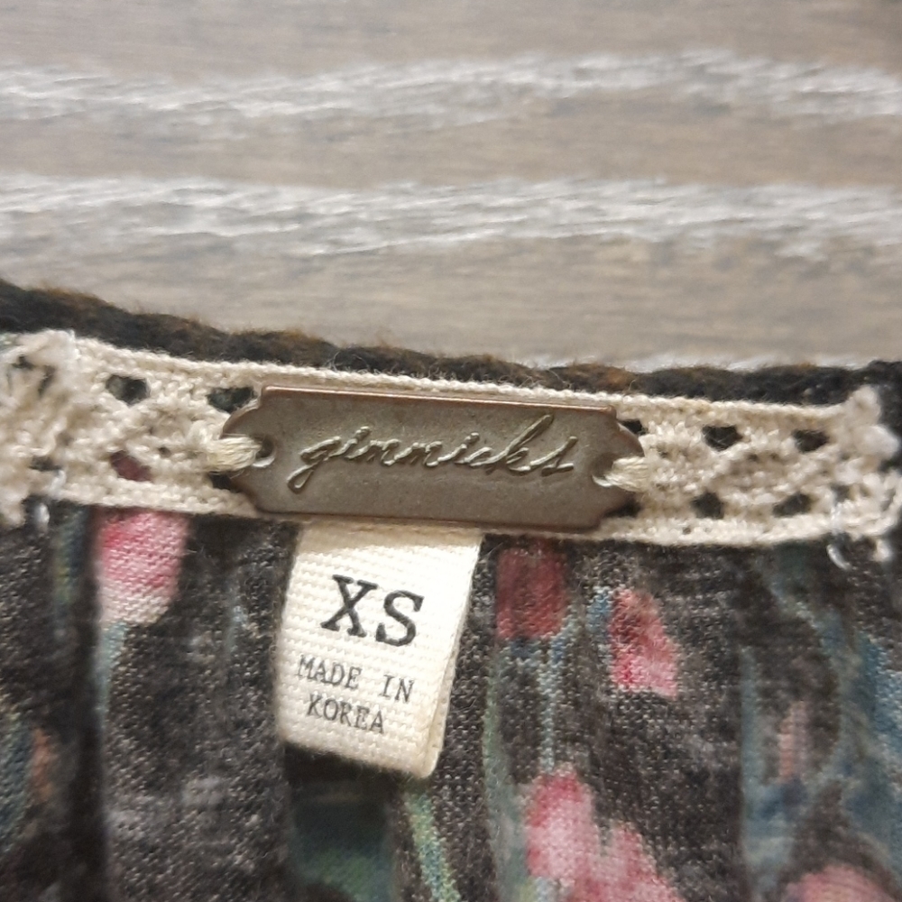 GIMMICKS XS WEB KNIT BLACK FLOWERED VINTAGE TANK TOP - Picture 5 of 12